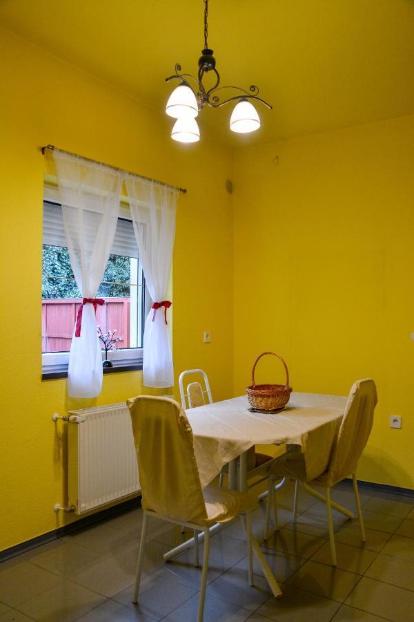 Afrodite Apartmanhaz Eger Eksteriør billede